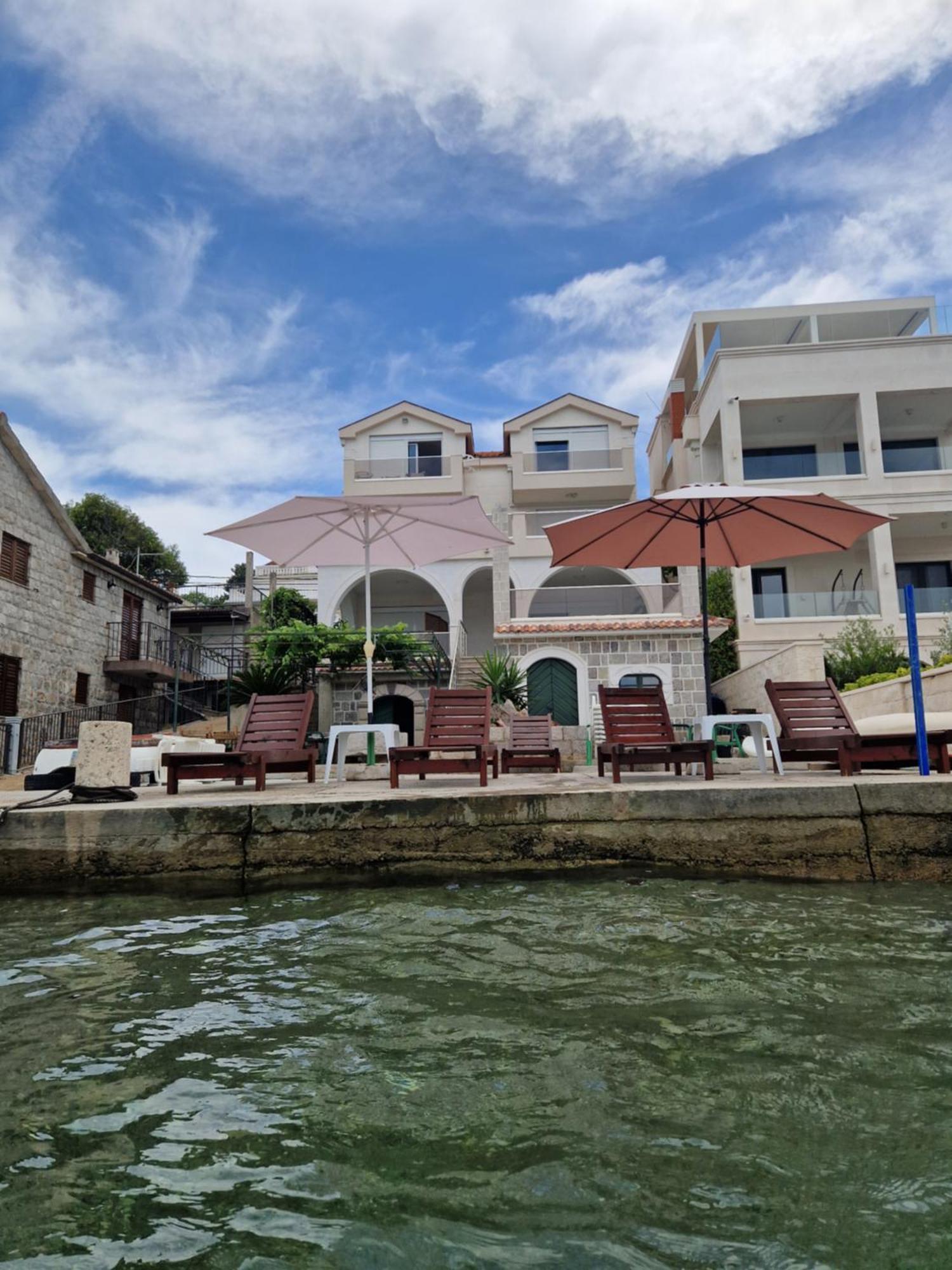 Franovic Apartments Tivat Exteriör bild