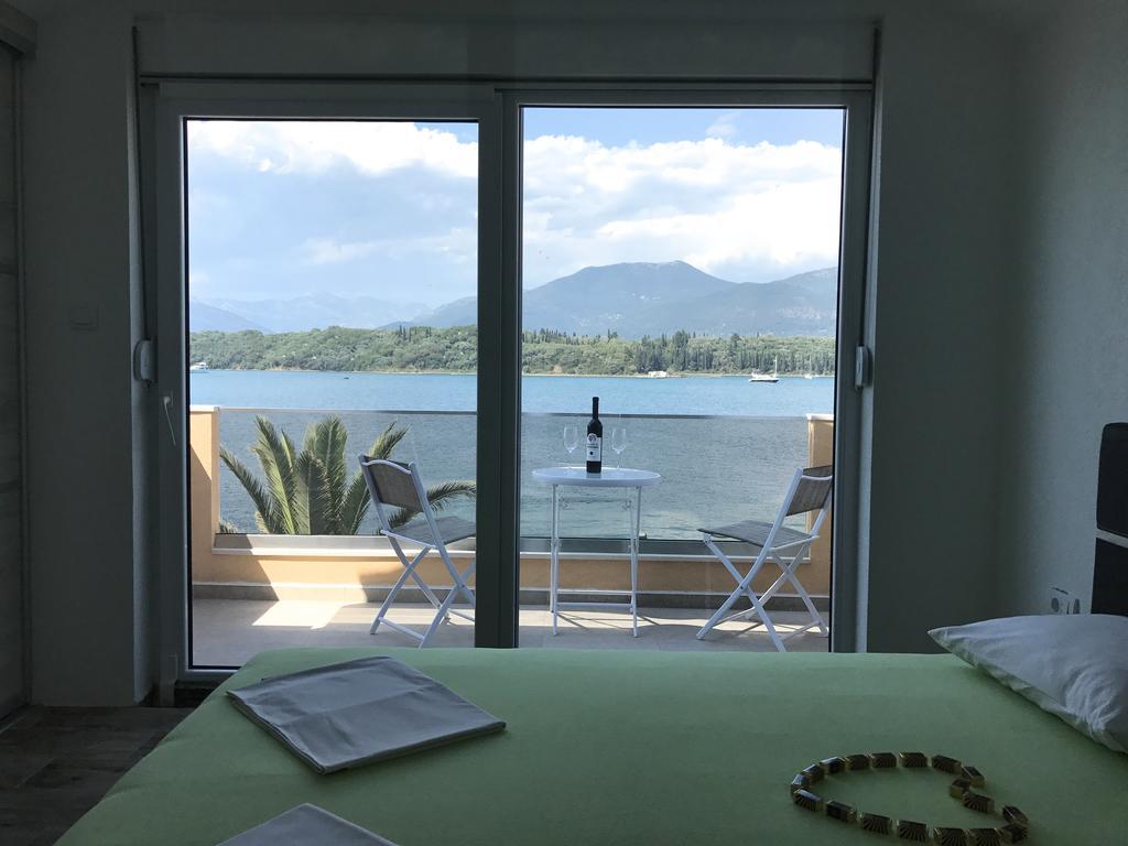 Franovic Apartments Tivat Exteriör bild