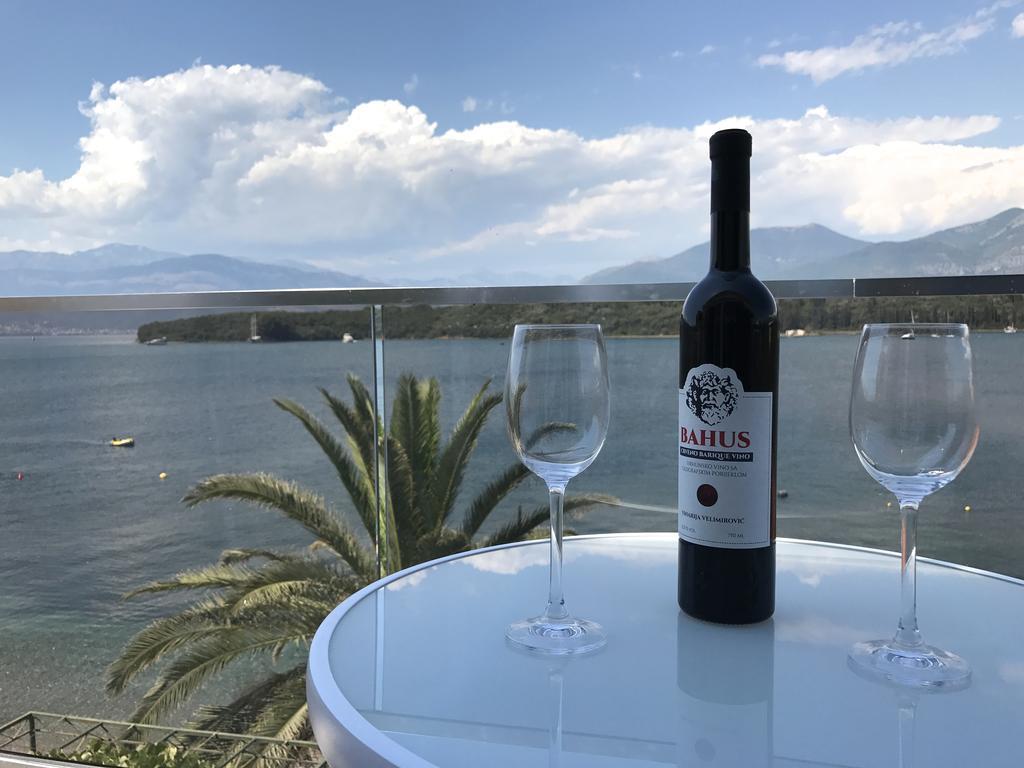 Franovic Apartments Tivat Exteriör bild
