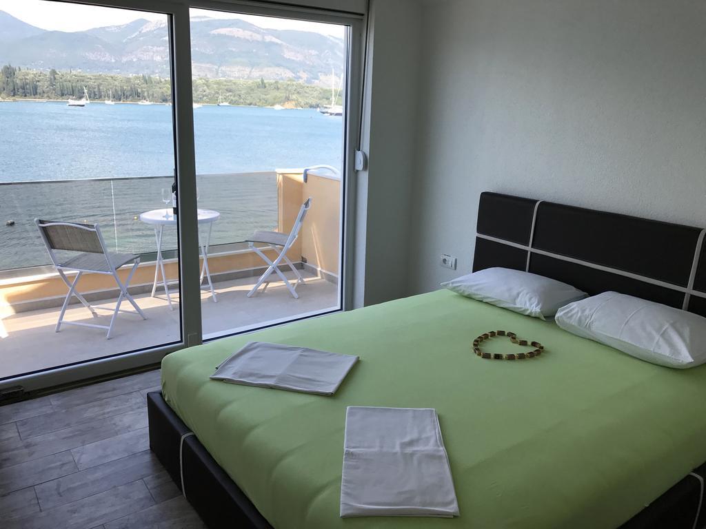 Franovic Apartments Tivat Exteriör bild