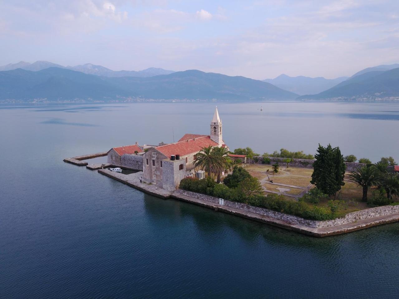 Franovic Apartments Tivat Exteriör bild